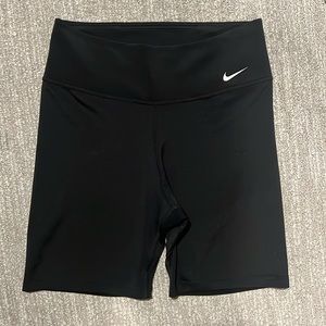 Nike Dri-Fit Mid Rise Biker Shorts 7” -Small